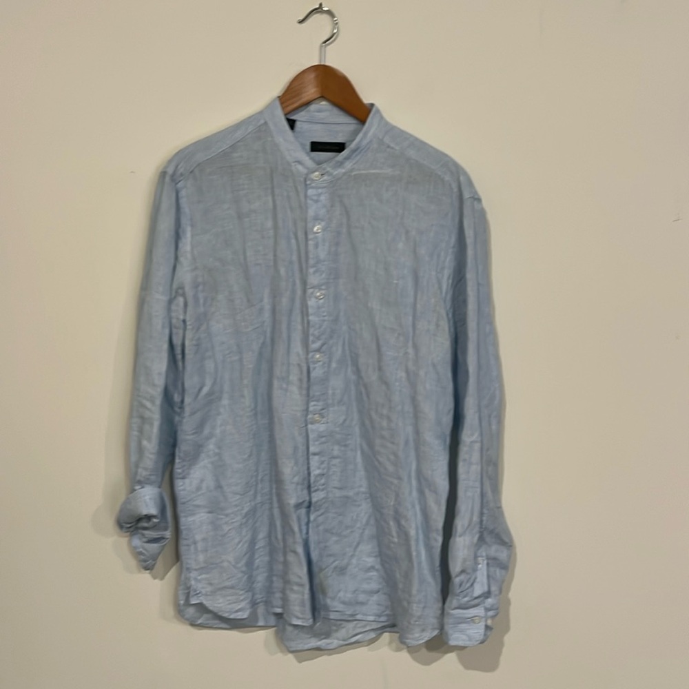 Men’s Saks Fifth Avenue blue/white linen button down shirt sz L